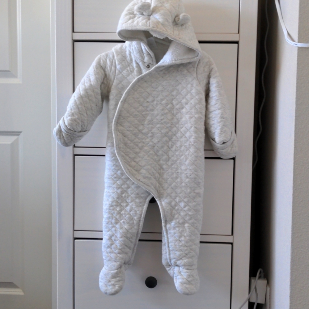 Carter's bunting - 9mos - EUC